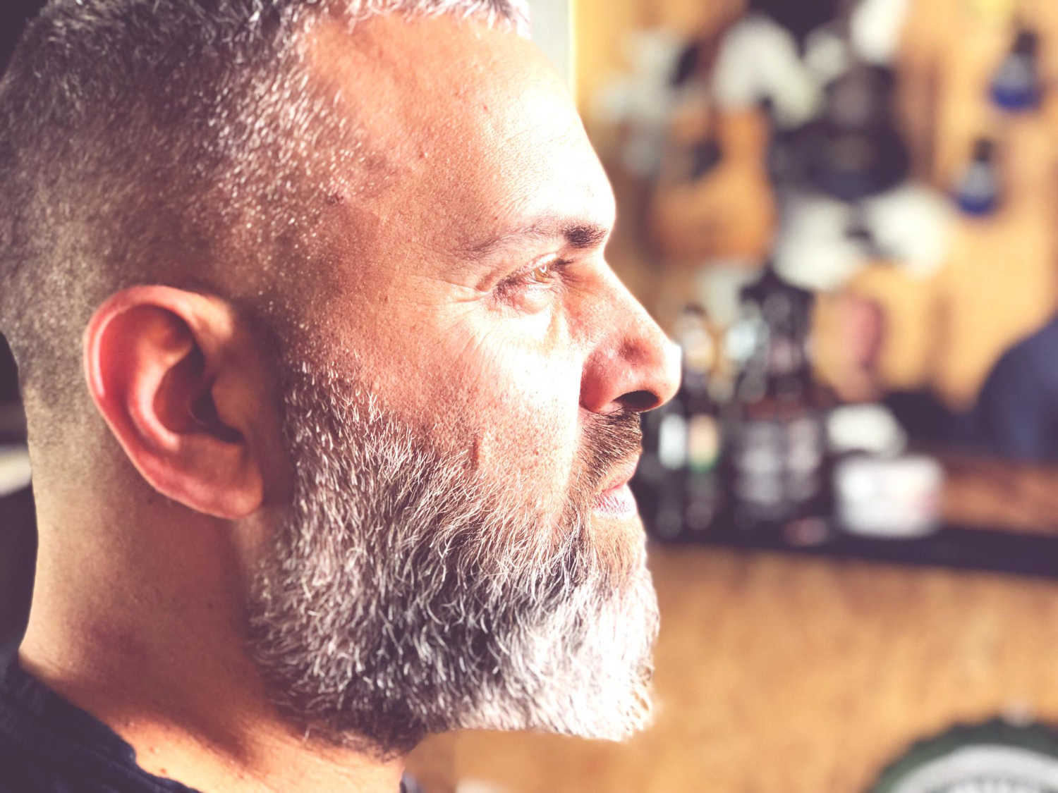 Tendances coiffure homme 2025 à Évry